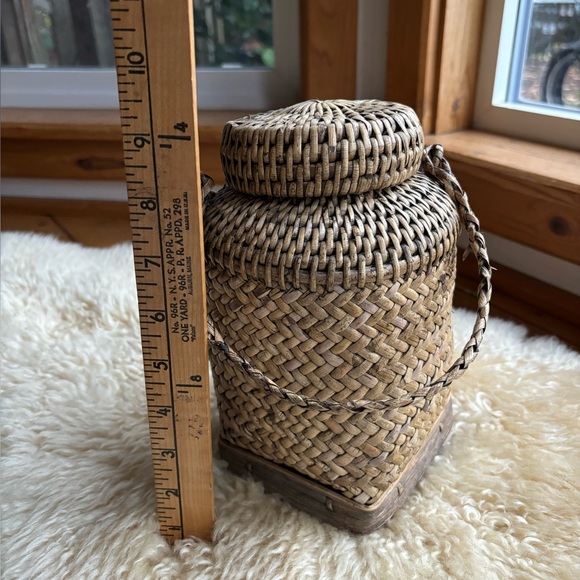 Vintage Basket - Picture 7 of 7